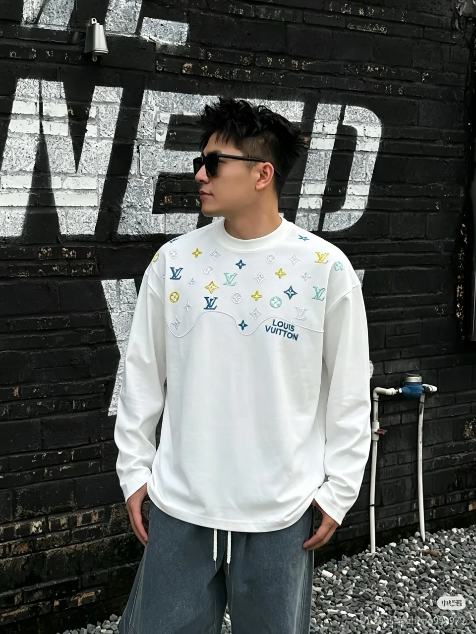 Louis Vuitton/ T